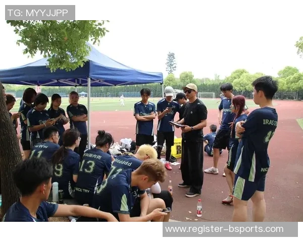 实时新闻南京飞盘队在世界攀岩锦标赛中的精彩表现与力量分析